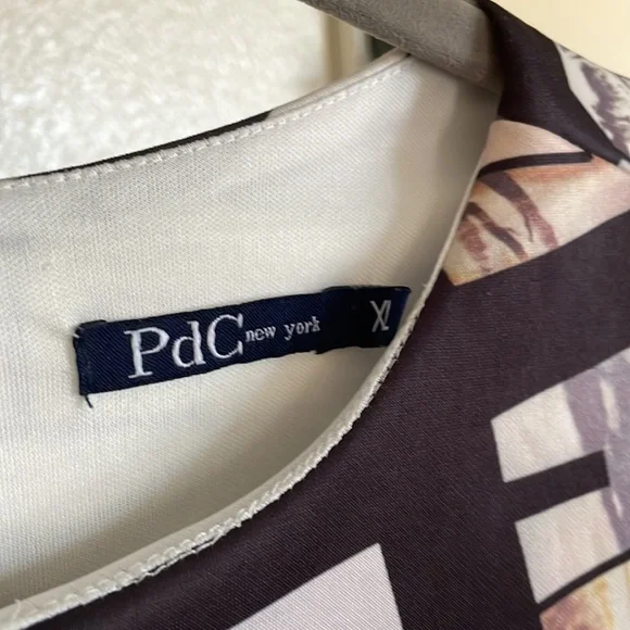 PDC New York brown, black and white pattern crop top (XL) - Picture 3 of 3